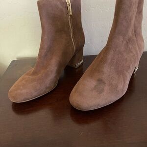 Elegant Michael Kors Brown Suede Ankle Boots